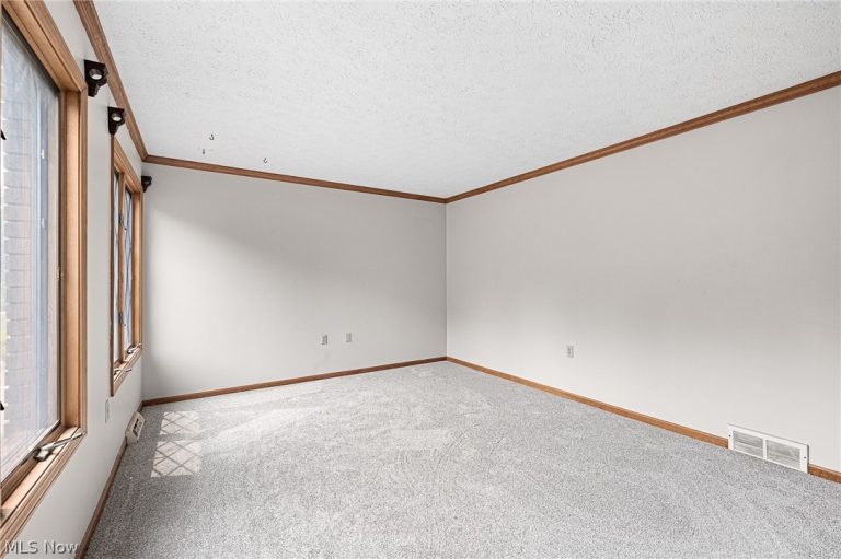 7562 Southampton Drive, North Royalton, OH - Photo 6