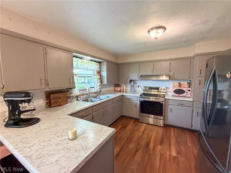 568 12th Street, Carrollton, OH - Photo 8