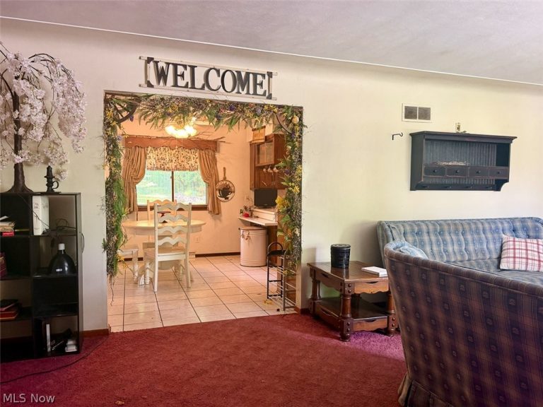 2597 Seifert Lewis Road, Hubbard, OH - Photo 8