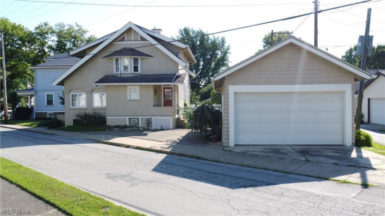 52 Maple Avenue, Wheeling, WV - Photo 2