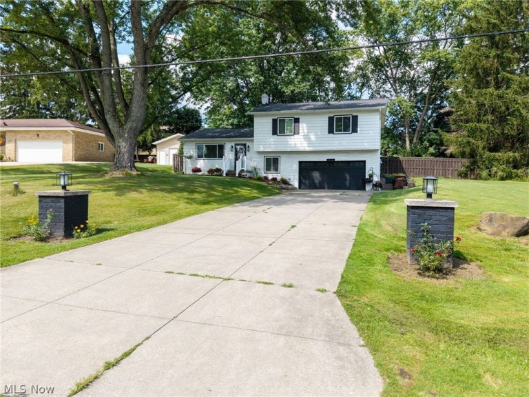 2664 Biscayne Drive, Akron, OH - Photo 2