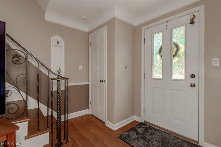 1364 Clearview Road, Lyndhurst, OH - Photo 5