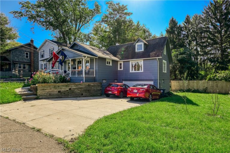 2266 Windemere Avenue, Akron, OH - Photo 4