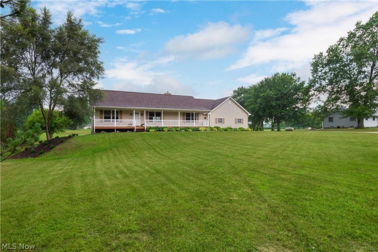 36055 Dellwood Road, Grafton, OH - Photo 3