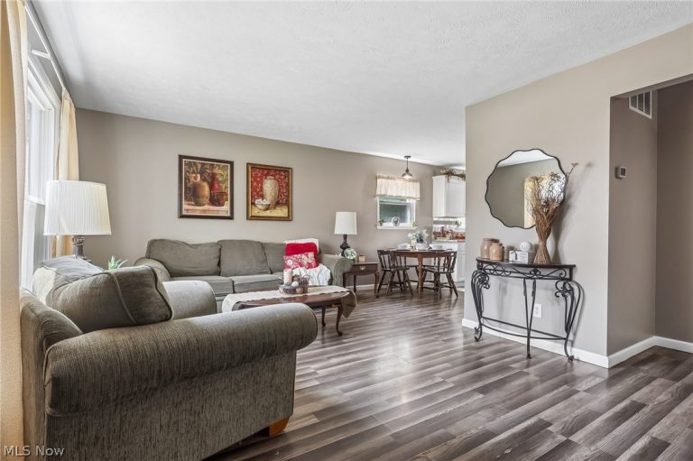 29301 Edgewood Drive, Willowick, OH - Photo 6