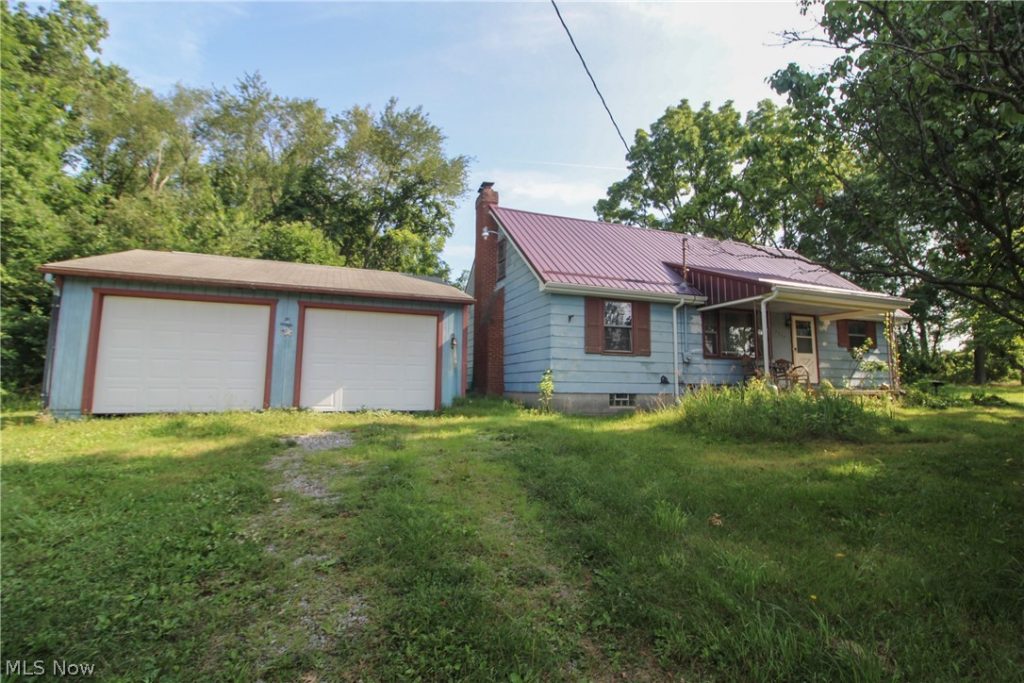 5724 Arrel Road, Lowellville, OH