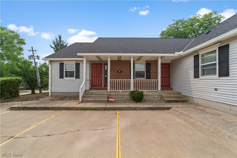 531 Smith Road, Medina, OH - Photo 2