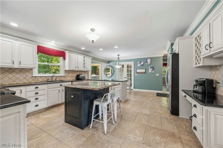 2537 Fox Circle, Stow, OH - Photo 8