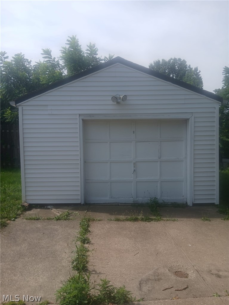 18658 Abby Avenue, Euclid, OH - Photo 6