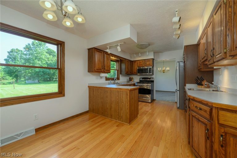 2652 Blake Road, Wadsworth, OH - Photo 5
