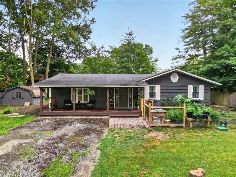 554 River View Drive, Austinburg, OH - Photo 3