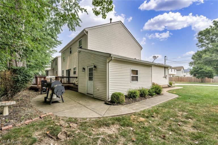 6472 Monroe Lane, North Ridgeville, OH - Photo 4