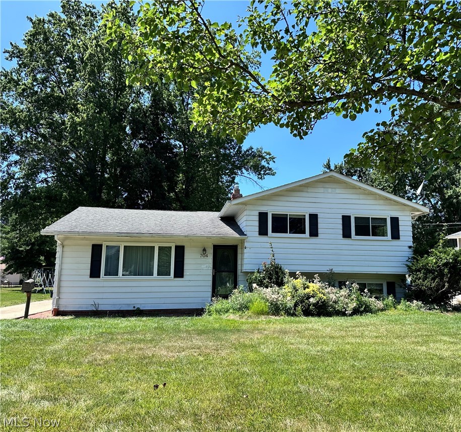 704 Robin Drive, Eastlake, OH
