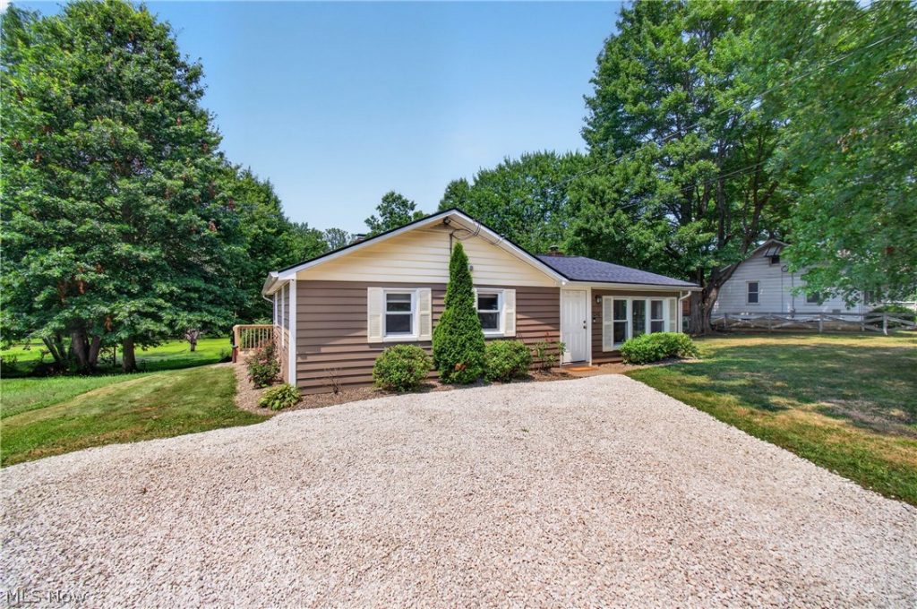 1240 Aberth Drive, Akron, OH