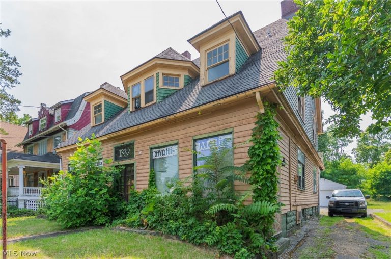 1332 Elm Street, Youngstown, OH - Photo 2