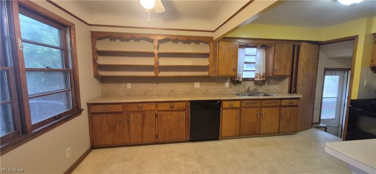 6379 State Road, Parma, OH - Photo 8