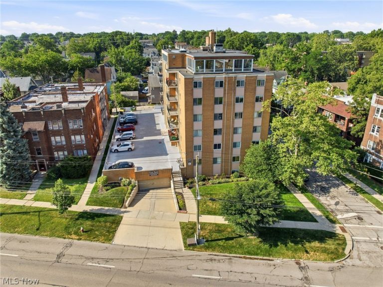 12029 Clifton Boulevard #503, Lakewood, OH - Photo 6