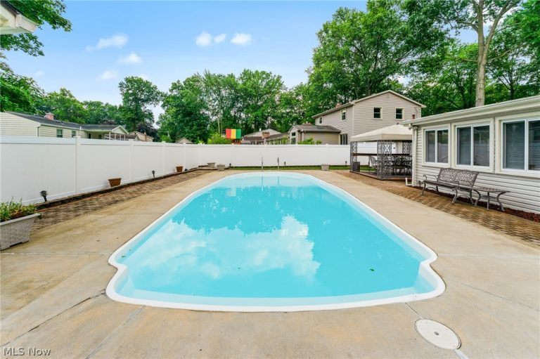 1827 Brockton Drive, Austintown, OH - Photo 8