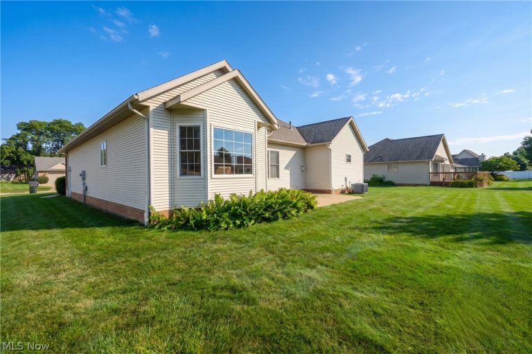 767 Mesa Verde Drive, Barberton, OH - Photo 3