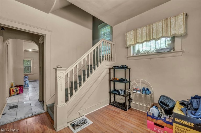 9822 Raymond Avenue, Cleveland, OH - Photo 3