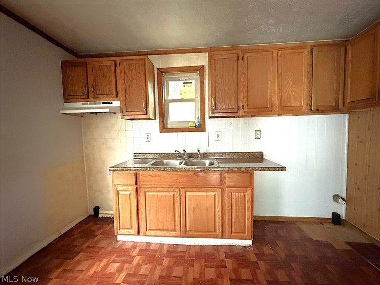 4429 Hyde Avenue, Cleveland Heights, OH - Photo 3