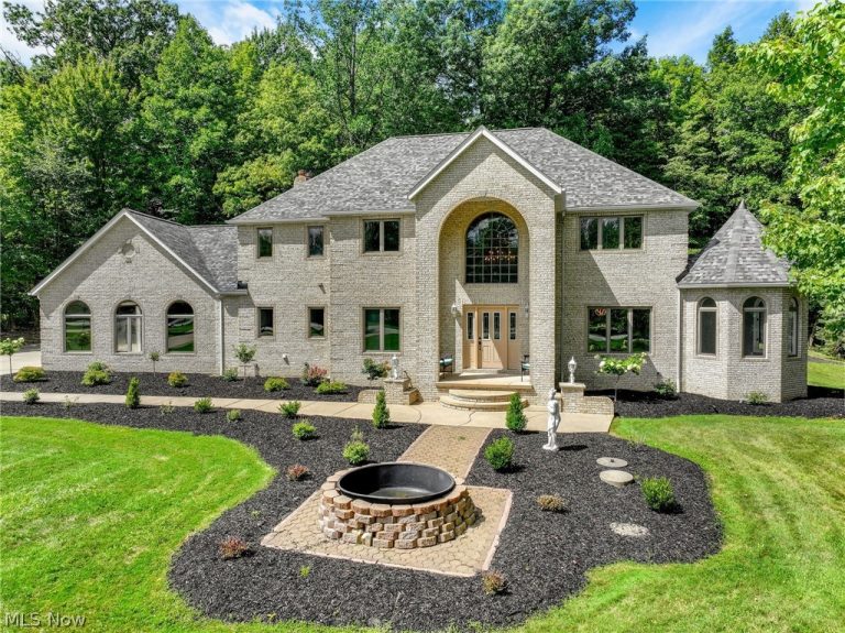 8190 Mount Royal Drive, Concord Twp, OH - Photo 4