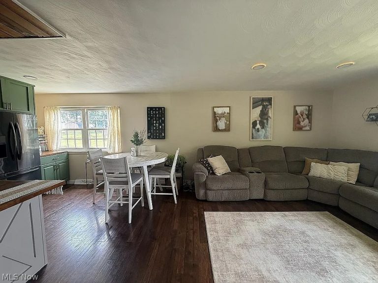 64118 Warne Drive, Cambridge, OH - Photo 6