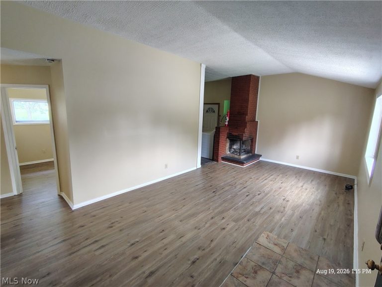 2822 Redgate Lane, Austintown, OH - Photo 2