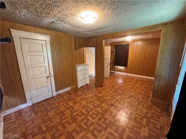 10907 Hull Avenue, Cleveland, OH - Photo 8