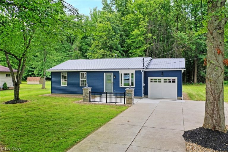 4903 Maple Street, Vienna, OH, 44473