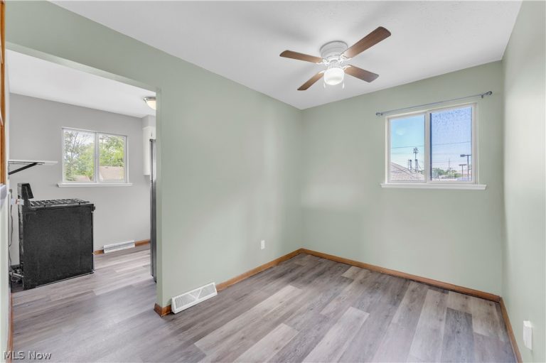 14152 Berwyn Avenue #2/UP, Cleveland, OH - Photo 8