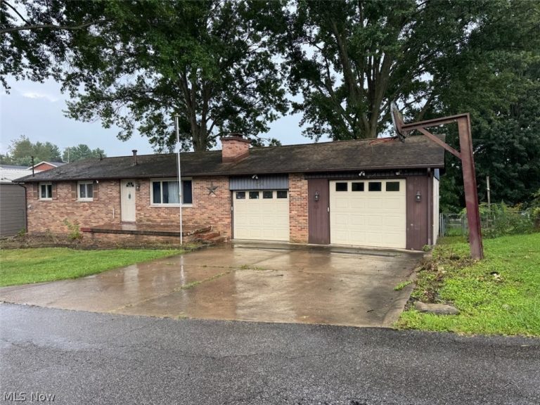 1704 17th Avenue, Parkersburg, WV - Photo 3