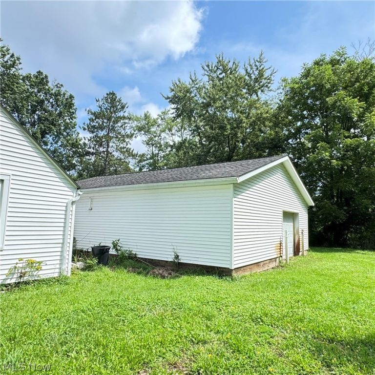 547 Ewart Road, Akron, OH - Photo 3