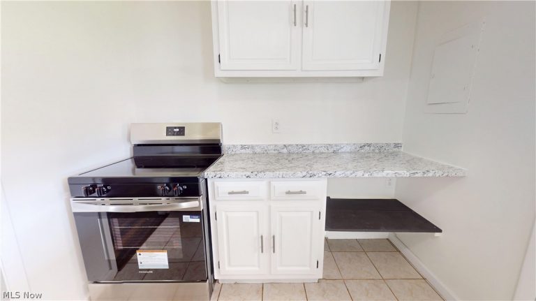 1381 Harris HWY, Parkersburg, WV - Photo 8
