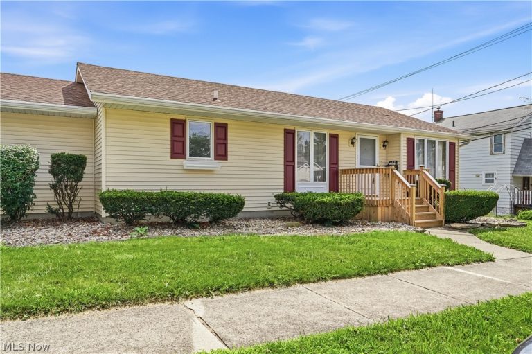252 Clinton Avenue, Akron, OH - Photo 2