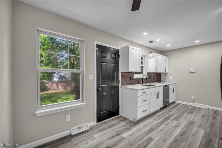 4072 108th Street, Cleveland, OH - Photo 5
