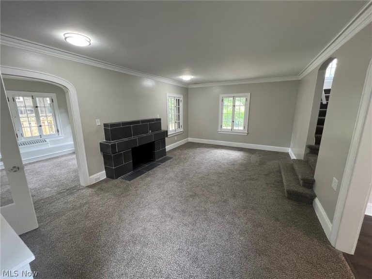 453 Dorchester Road, Akron, OH - Photo 2