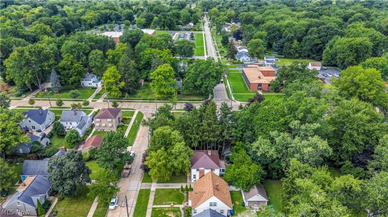 102 Hartman Street, Berea, OH - Photo 8