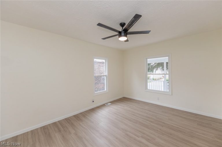 1558 Winchester Avenue, Lakewood, OH - Photo 8