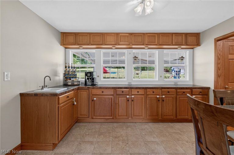 6062 Wadsworth Road, Medina, OH - Photo 8