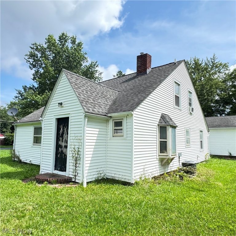 547 Ewart Road, Akron, OH - Photo 2
