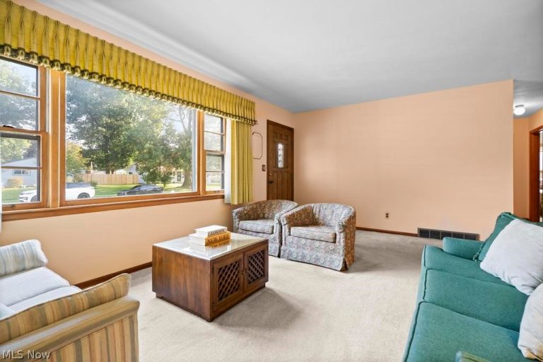 2502 Eastlawn Street, Lorain, OH - Photo 5