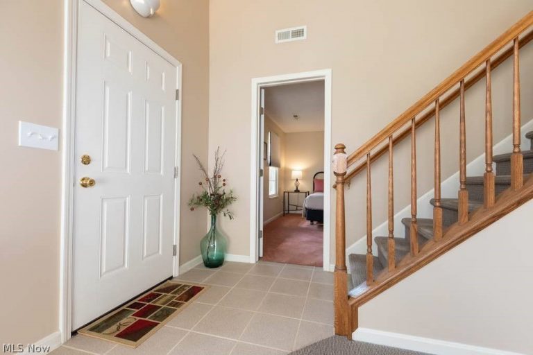 307 Huntsford Drive, Macedonia, OH - Photo 8