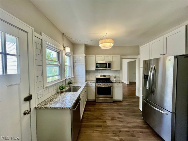 1720 Beaconwood, South Euclid, OH - Photo 3