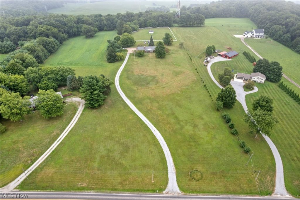 2644 Mount Eaton Road, Dalton, OH