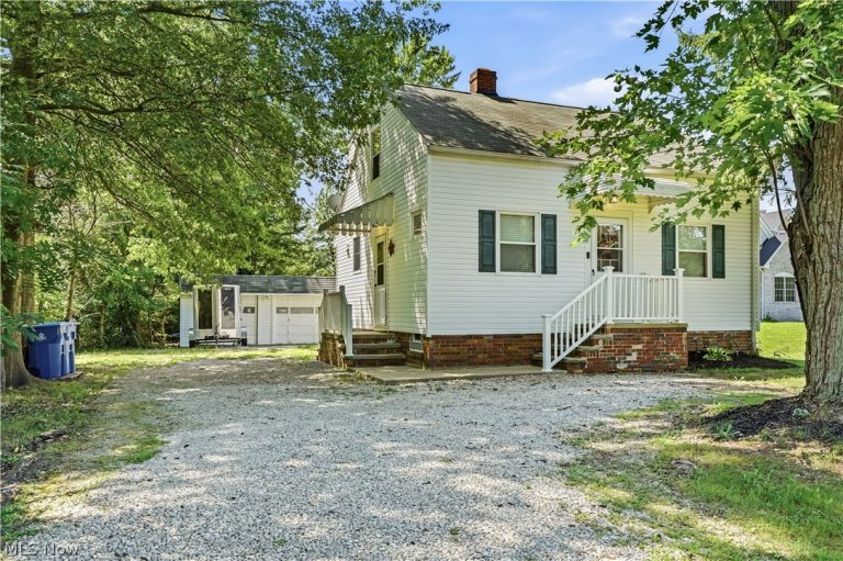 26571 Sprague Road, Columbia Station, OH - Photo 2