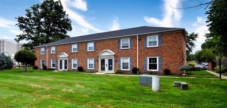 5700 York Drive, Lyndhurst, OH, 44124