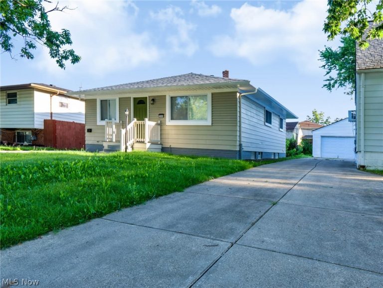 15909 Bryce Avenue, Cleveland, OH - Photo 4