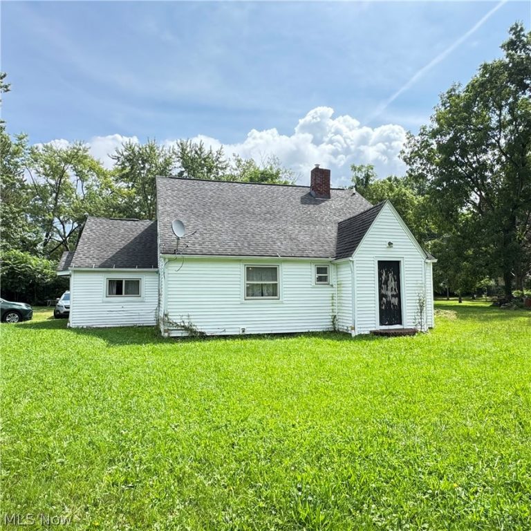 547 Ewart Road, Akron, OH, 44312