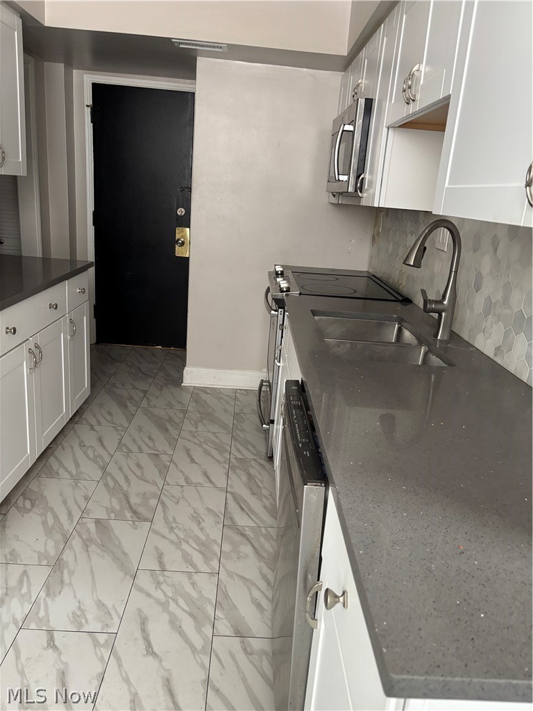 19015 Van Aken Boulevard #406, Shaker Heights, OH - Photo 2